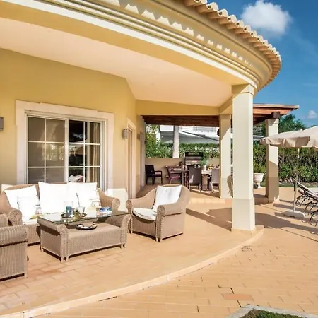 Estalagem Palm Golfe, Fantastic House On Sol Course, Kids Pool, Aircon *
