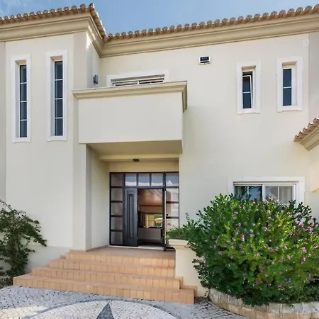 Vakantiehuis Palm Golfe, Fantastic House On Sol Course, Kids Pool, Aircon Quarteira