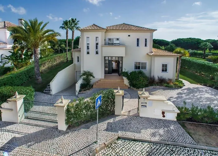 Palm Golfe, Fantastic House On Sol Course, Kids Pool, Aircon 別荘 クアルテイラ