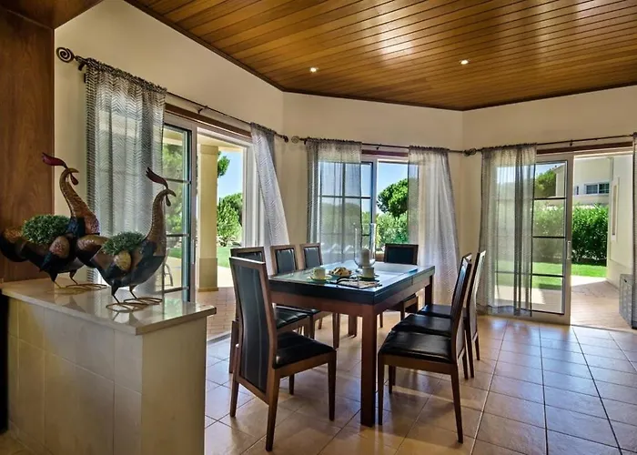 Palm Golfe, Fantastic House On Sol Course, Kids Pool, Aircon * クアルテイラ